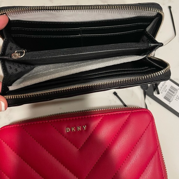 DKNY Vela LG zip around wallets NEW - Picture 3 of 10